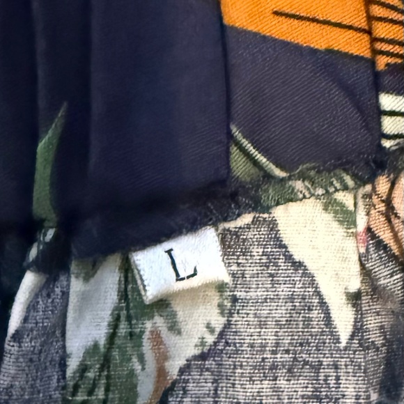 Women’s Navy Floral Pleated Skirt ~ Size L NWOT - Picture 2 of 2